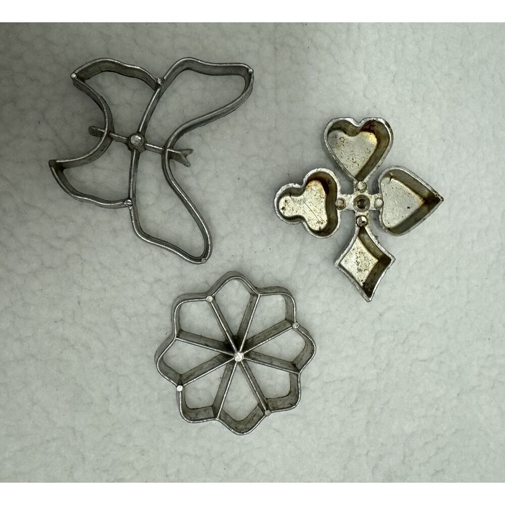 Vintage Metal Cookie Cutters Rosette Butterfly Flower Baking Stamps Set‎ Of 3